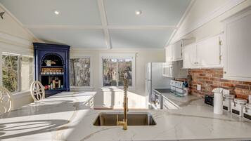 Cottage (3 Bedrooms) | Interior