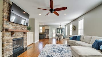 House (4 Bedrooms) | Front of property