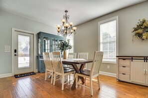 House (4 Bedrooms) | Interior - Spacious Home w/ Fireplace - Near Pinehurst Golf! (Pinehurst)