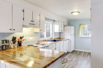 Pet-friendly Union Home ~ 19 Mi to Cincinnati!