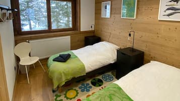 2 bedrooms, iron/ironing board, travel cot, free WiFi