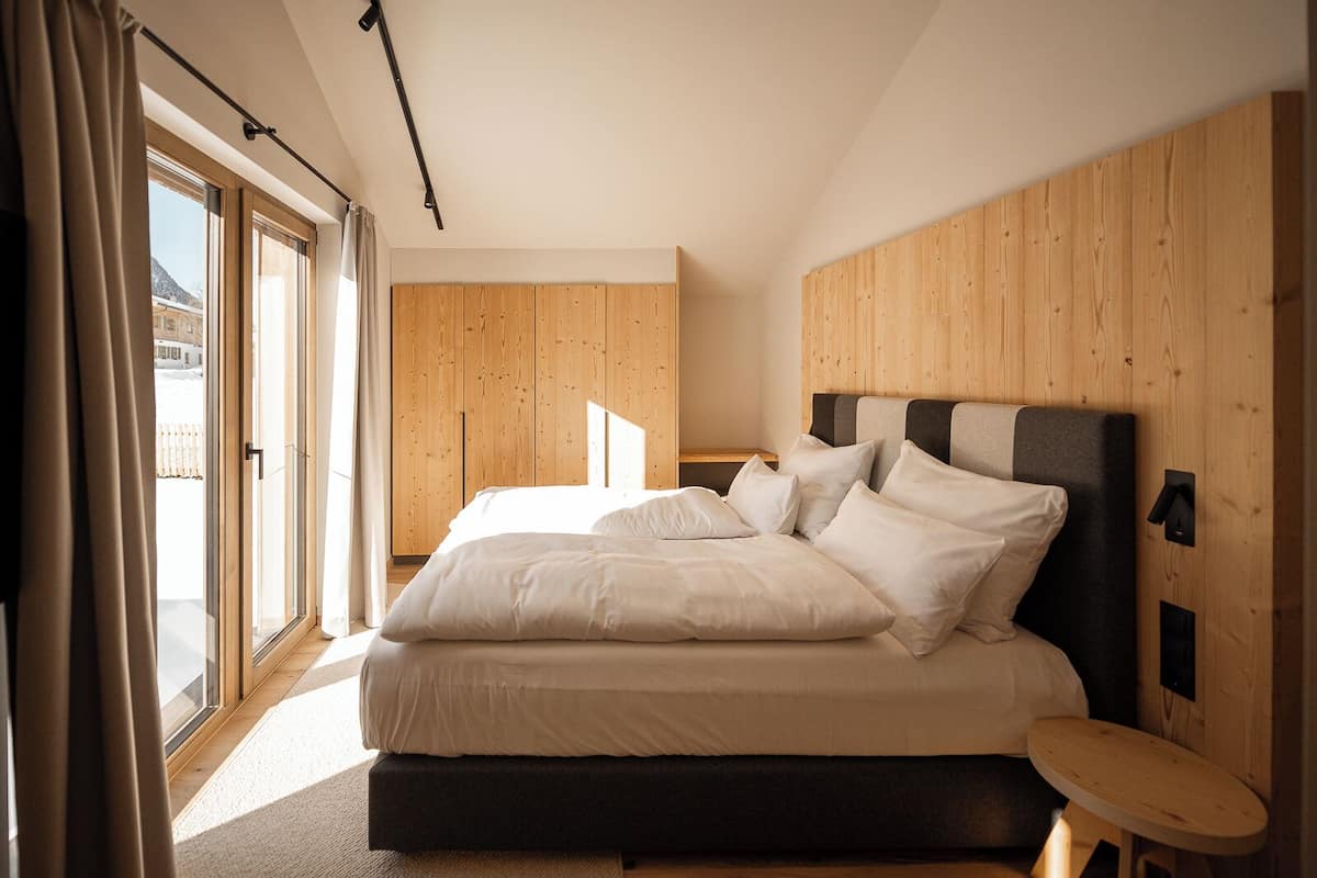 Chalet, 3 Bedrooms, Kitchen, Mountain View | 1 bedroom, hypo-allergenic bedding, in-room safe, laptop workspace