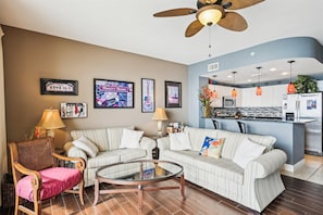 Condo, 1 Bedroom | Living area