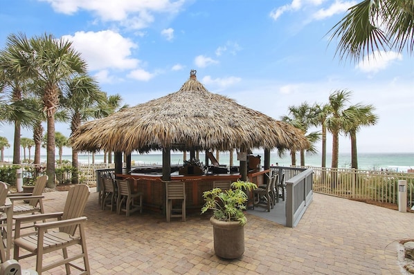 Condo, 1 Bedroom | Bar (on property)