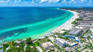 House, 4 Bedrooms | Beach