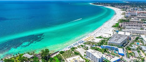 House, 4 Bedrooms | Beach