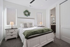 5 Schlafzimmer, Schreibtisch, laptopgeeigneter Arbeitsplatz