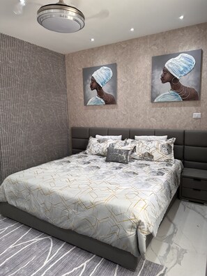 2 chambres, fer et planche à repasser, Wi-Fi gratuit, draps fournis