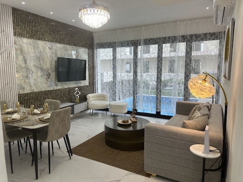 Bello Apartamento con Piscina Privada en Cap. Cana