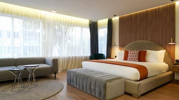 Deluxe Suite | 1 bedroom, Egyptian cotton sheets, premium bedding, minibar