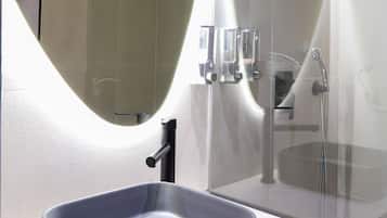 Basic-Doppelzimmer | Badezimmer