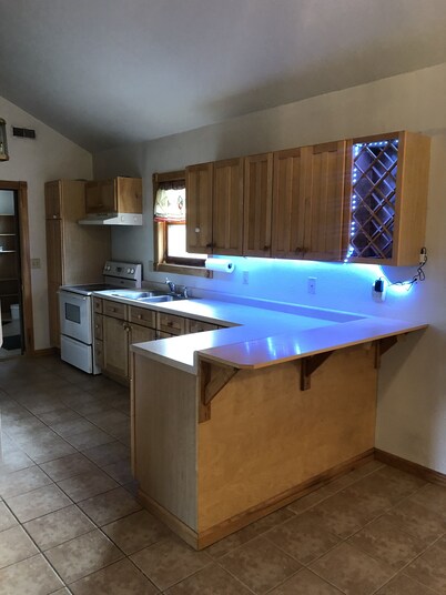 Very Nice Upper Apartment