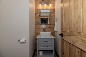 Unclassified image, 4 of 53, button