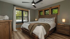 3 bedrooms, iron/ironing board, free WiFi, bed sheets - In Boone! Hot Tub - Firepit - Sleeps 10 - Wifi (Boone)