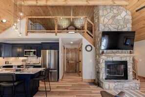 Unclassified image, 2 of 53, button