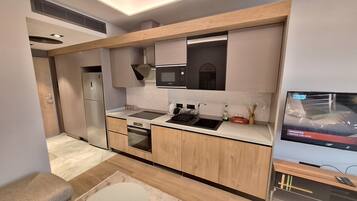 Executive Studio Suite | Private kitchen