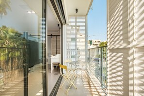 Property grounds - MIKLAT Bograshov 3BR with open View by FeelHome (Tel Aviv - Jaffa)