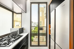 Refrigerador, microondas, horno y lavavajillas 