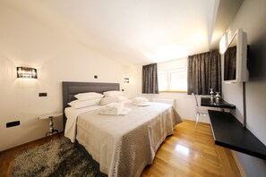 3 bedrooms, free cots/infant beds, bed sheets - Villa Amarena (Zadar)