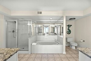 Towels - 5-bedroom, 4-bathroom oceanfront Penthouse, Sleeps 14 | Windy Hill Dunes - 1803PH (North Myrtle Beach)