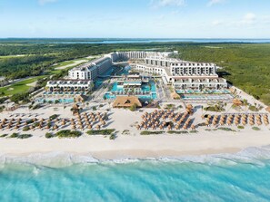 Front of property - Excellence Coral Playa Mujeres - Adults Only All Inclusive (Punta Sam)