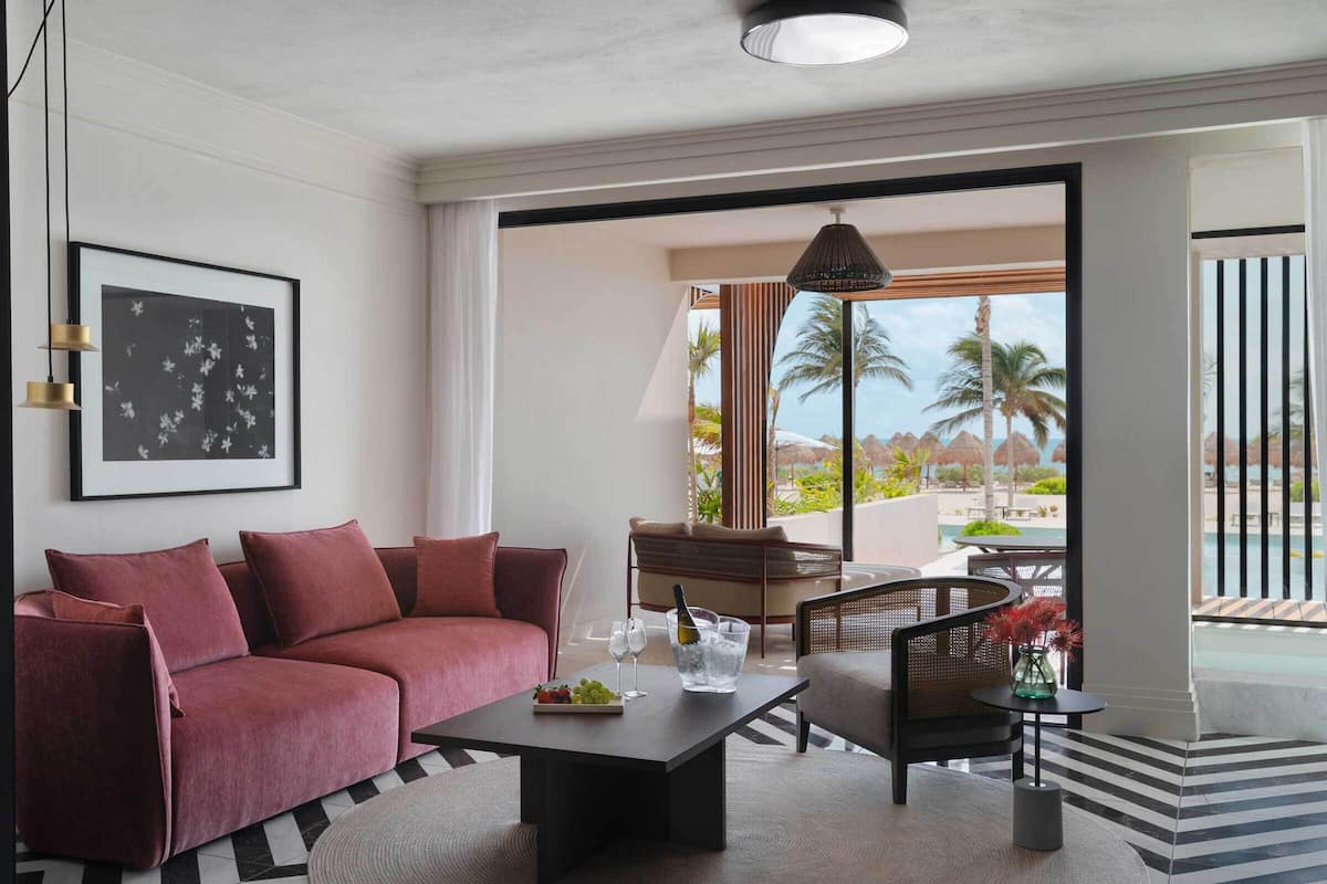 Excellence Club Beachfront Honeymoon Suite With Private Pool