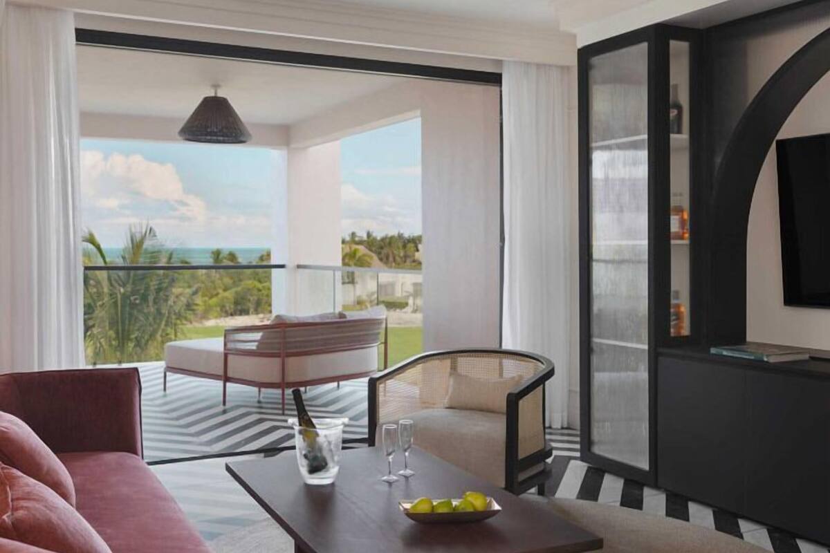 Excellence Club Honeymoon Suite Partial Ocean View | 客房景觀