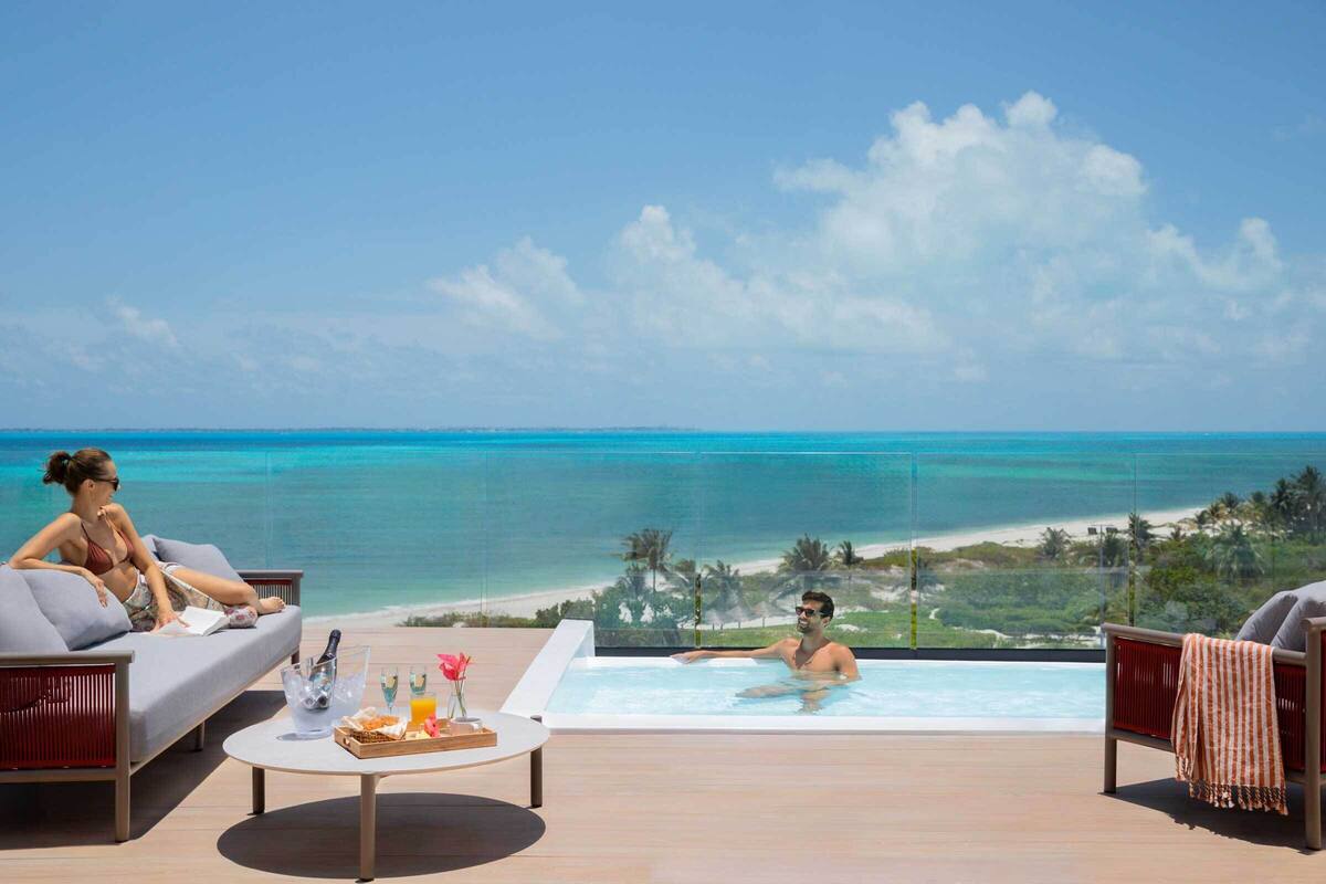 Excellence Club Honeymoon Two-Story Rooftop Terrace Suite W/ Private Pool Ocean View | 客房景觀