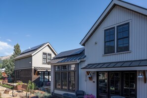 Exterior - The Alley Bundle at Academy Place Private Hot Tub (Crested Butte)