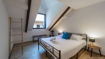 2 bedrooms, travel crib, WiFi, bed sheets