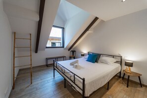 2 bedrooms, travel crib, WiFi, bed sheets - Le Roc du Cygne, charmant appartement 4 personnes à deux pas du lac (Duingt)