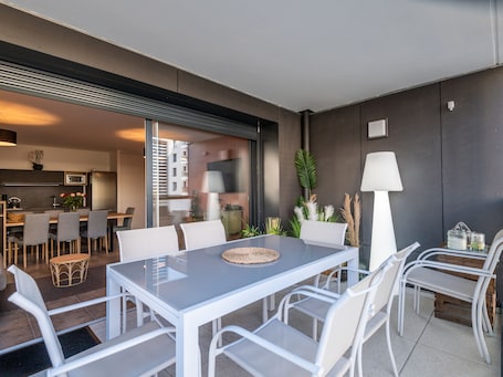 Outdoor dining. AQUARELLES - Modern and spacious
