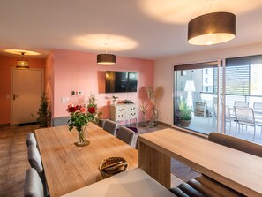 Dining - AQUARELLES - Modern and spacious (Annecy)