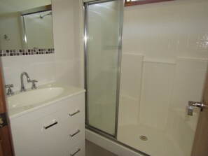 Shower, towels