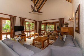 Una televisión de pantalla plana