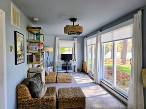 Smart TV - Minutes from Downtown St. Michaels | Guest House | Pool | Private Dock (St. Michaels)