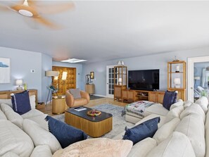 Smart TV - Minutes from Downtown St. Michaels | Guest House | Pool | Private Dock (St. Michaels)