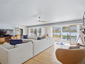 Smart TV - Minutes from Downtown St. Michaels | Guest House | Pool | Private Dock (St. Michaels)