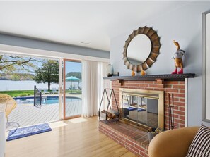 Smart TV - Minutes from Downtown St. Michaels | Guest House | Pool | Private Dock (St. Michaels)