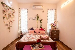 2 chambres, fer et planche à repasser, Wi-Fi, draps fournis