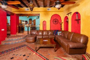 Una televisión, una oficina