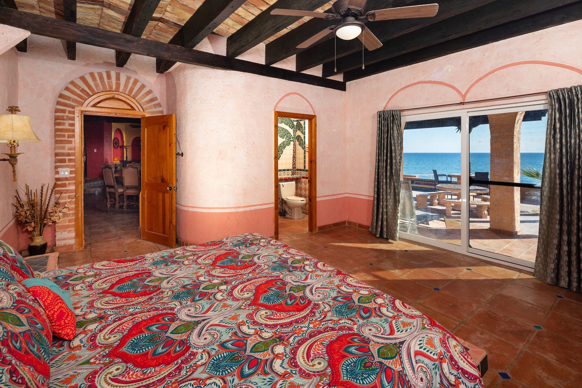 5 bedrooms, desk, iron/ironing board, free WiFi