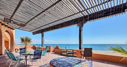 Bella Mexico: Luxurious beachfront home perfect for swimmers and kayakers