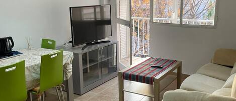 Televisor intel·ligent i llibres