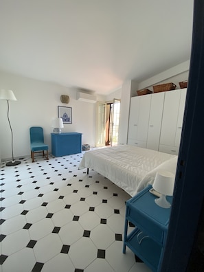 2 bedrooms, iron/ironing board, travel crib, free WiFi - Villa Ina, sea view (Avola)