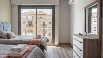 Prémium apartman | 2 hálószoba, prémium ágynemű, memóriahabos ágy és széf a szobában