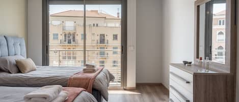 2 bedrooms, premium bedding, memory-foam beds, in-room safe