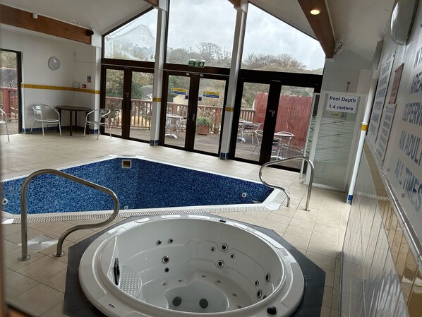 Interior - Creek Cottage (Falmouth)