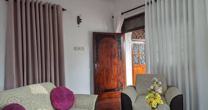 5 mins to beach.. Affordable and comfortable stay !!