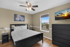 3 slaapkamers, een strijkplank/strijkijzer, wifi, beddengoed